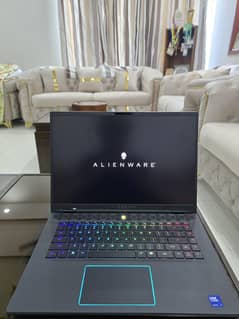 Alienware M16 R2 Intel Ultra 7 RTX 4070 240Hz QHD  Gaming Laptop