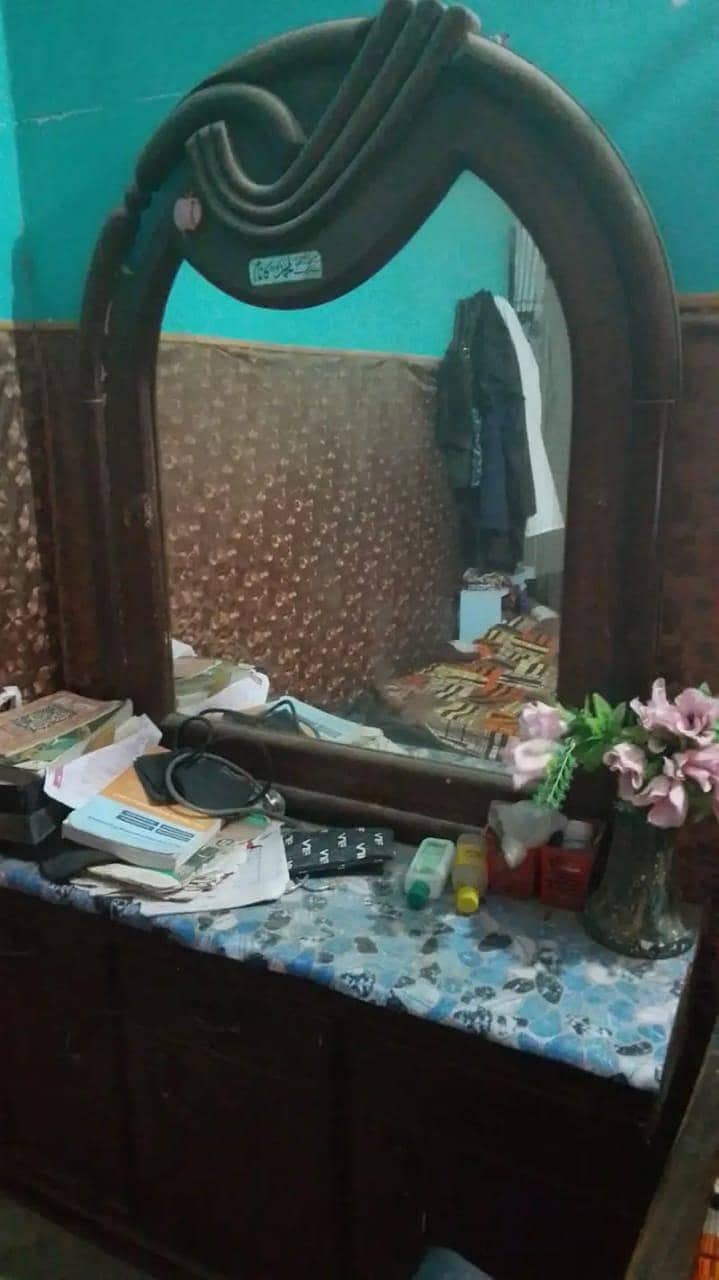 dressing table 0