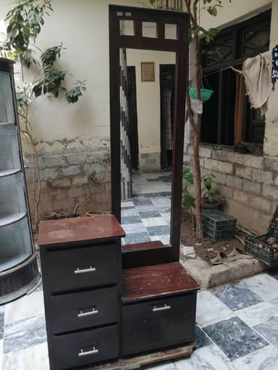 Dressing table