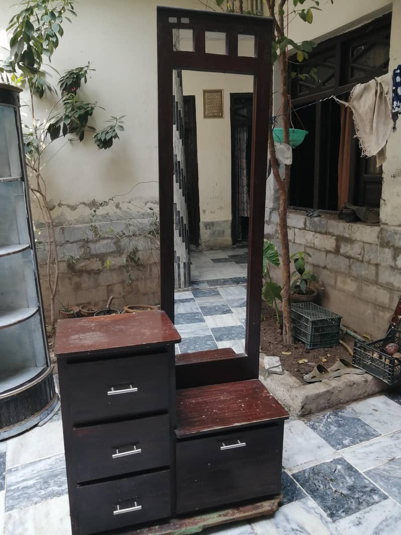 Dressing table 0