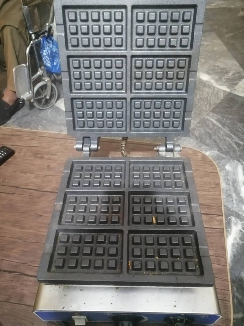 Waffle maker 4