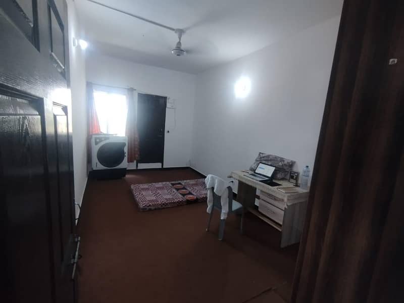 Flat Available for Sharing 1