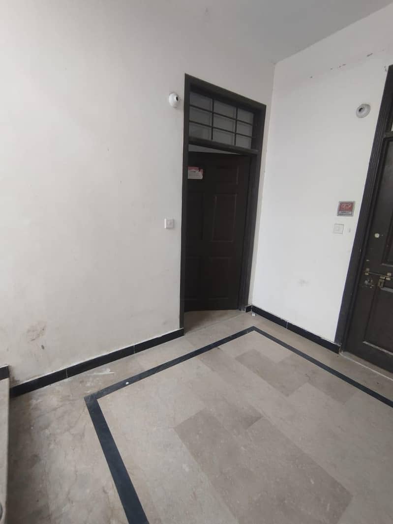 Flat Available for Sharing 7