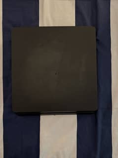 PS4 Slim (500 GB)