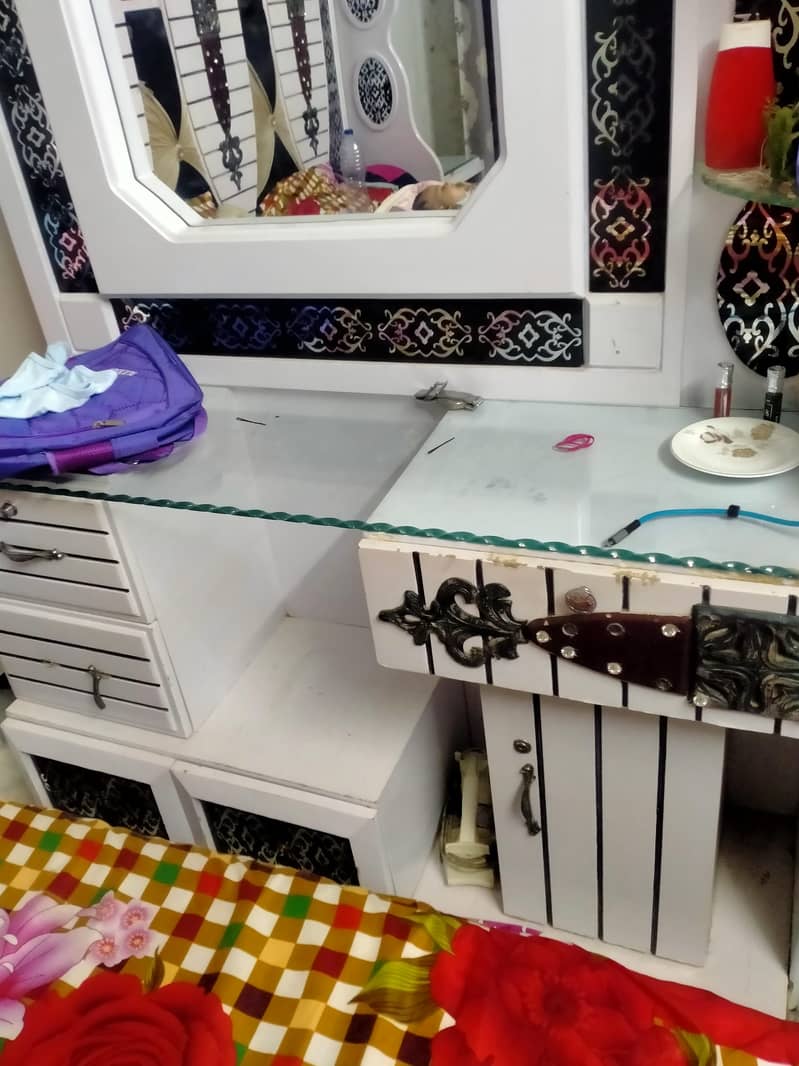 dressing table 1