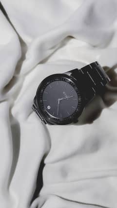 Aura watch black colour