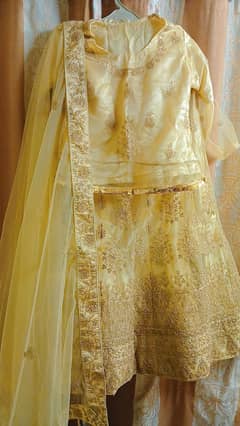 Golden Glow – Traditional Elegance Redefined