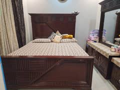 bed set with dressing mirror