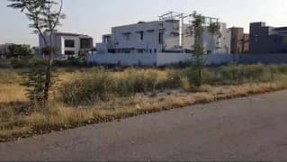 Luxurious Location in the Middle of DHA