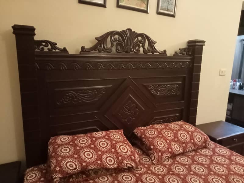 Bed with dressing table 1