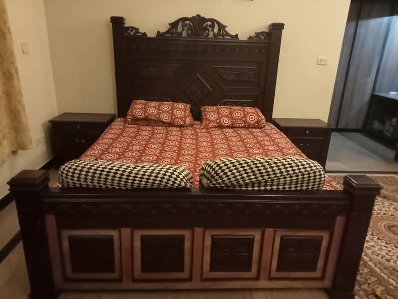 Bed with dressing table 2