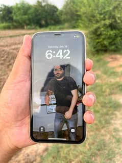 I phone 11 white colour jv
