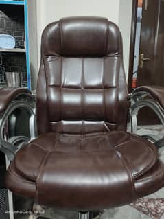 Office Premium Lather Case Chair