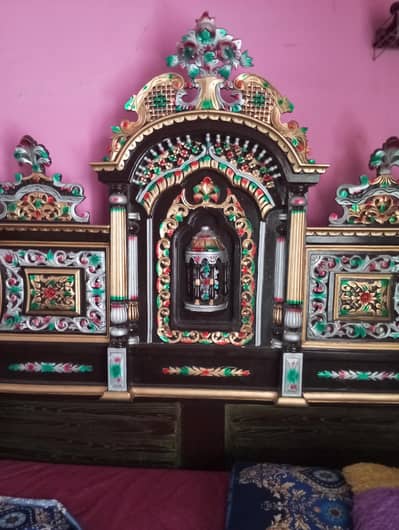 king size wooden bed