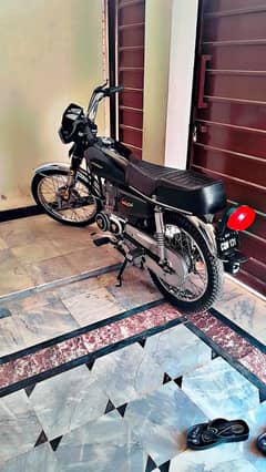 United 125