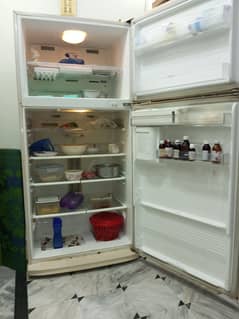 Samsung refrigerator model #SR-686ev with door Despancer
