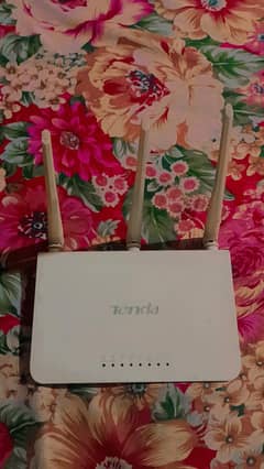 Tenda 4G WiFi Modem – High Speed – Excellent Condition