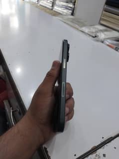 box cable 99% battery health 117 cyle count condition 10/10 sackry les
