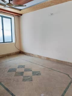 10 MARLA PORTION AVAILABLE FOR RENT