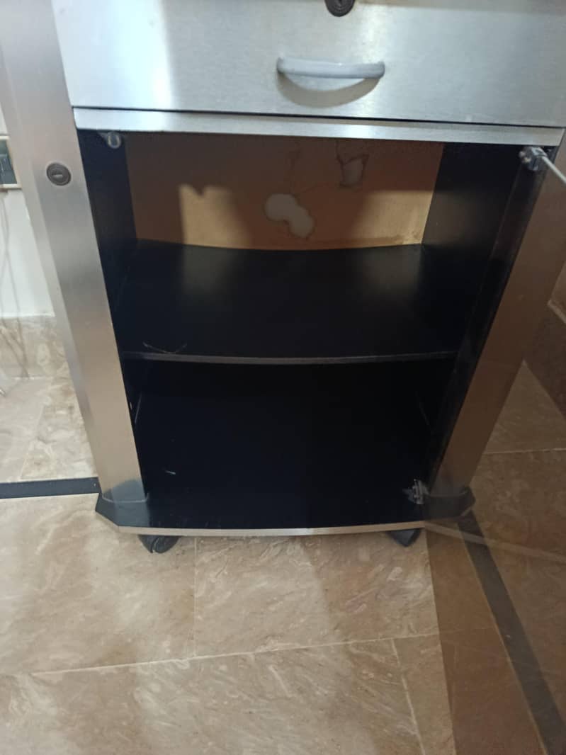 Tv trolly 3