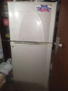 Medium size Dowlance Fridge