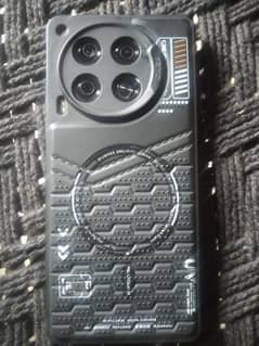 tecno camon 30 8+8  256 condition 10/10 with box and charger