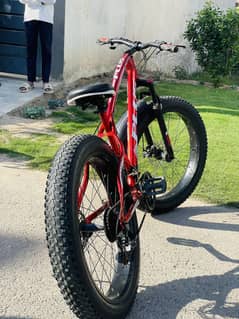 Fat tyre bicycle