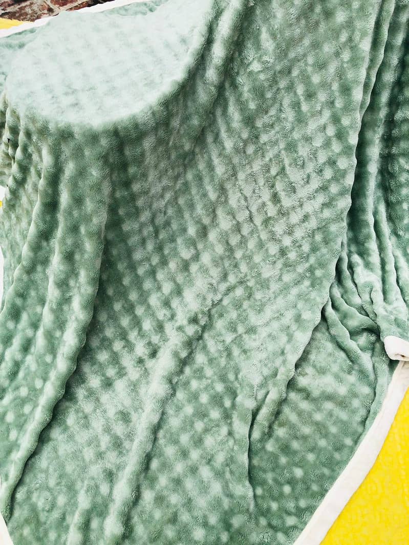 Blankets and comforters 6