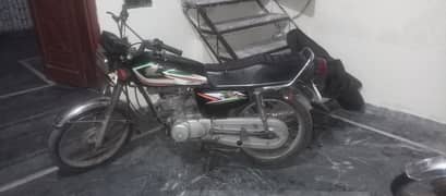 Honda 125 hai paiso ki urgent zroorat hai iss liye sale kr raha ho