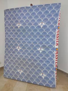 QUEEN SIZE MATTRESS