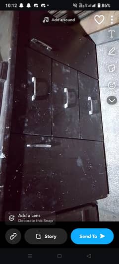 Dresing table ha srf mirror nhi ha contact num 03107959935