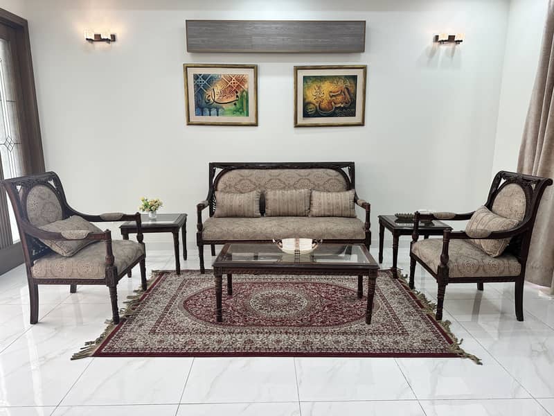 Sofa set with tables 0