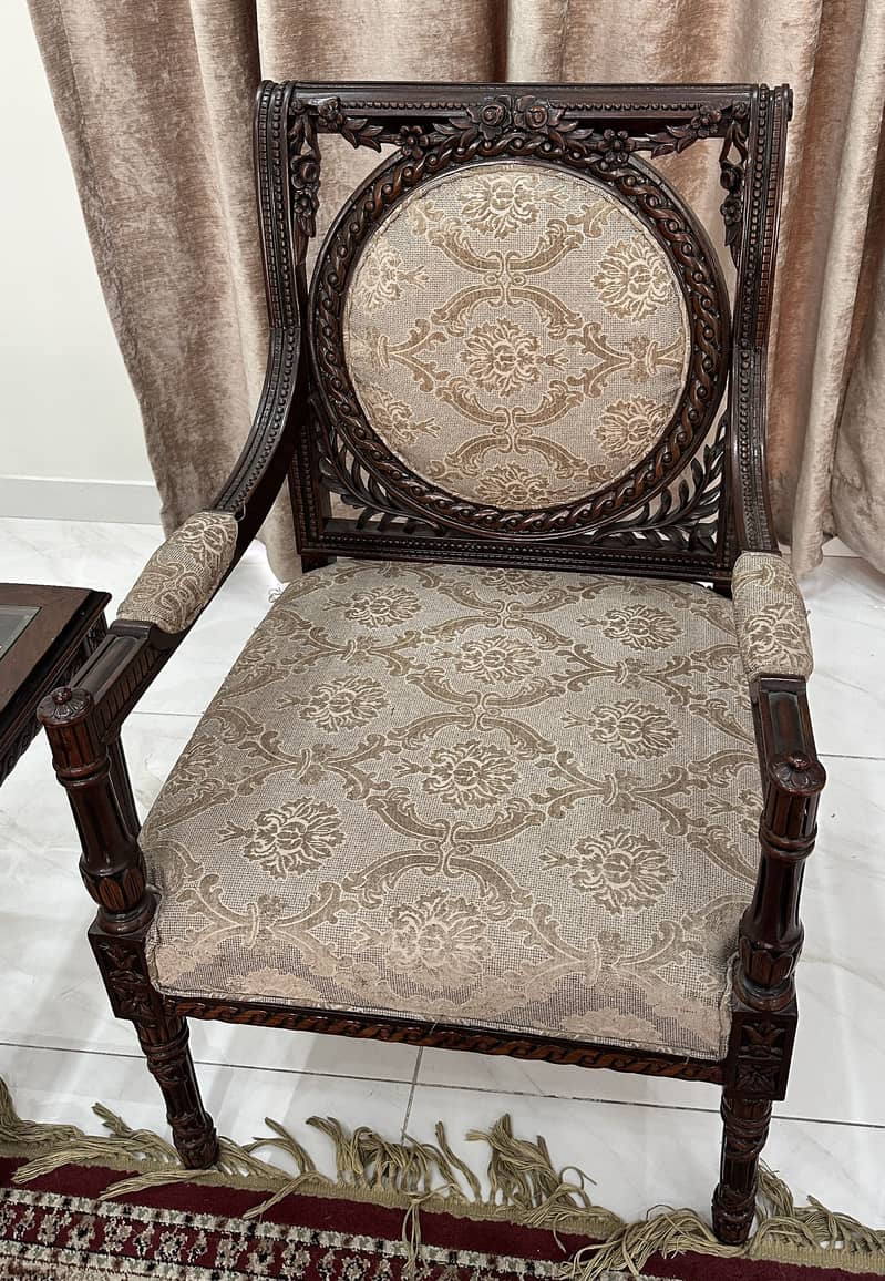 Sofa set with tables 6