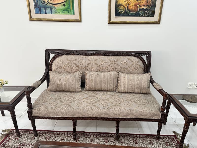 Sofa set with tables 8
