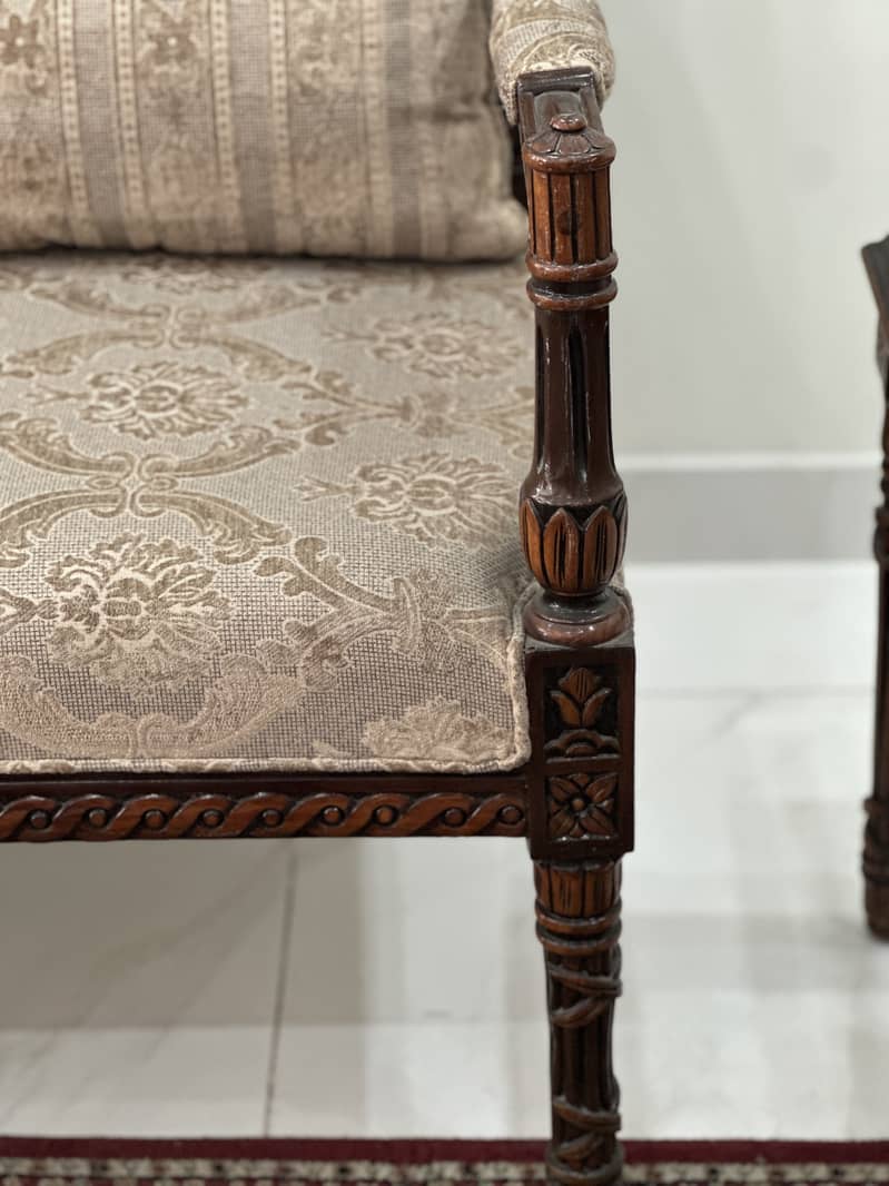 Sofa set with tables 10