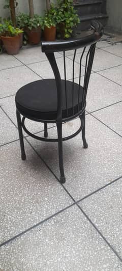 Urgent sale 6 chairs