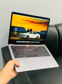 APPLE MACBOOK PRO 2019 WITH RETINA DISPLAY