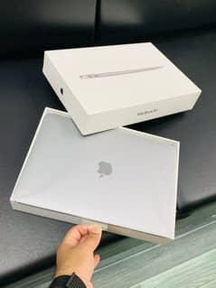 MACBOOK