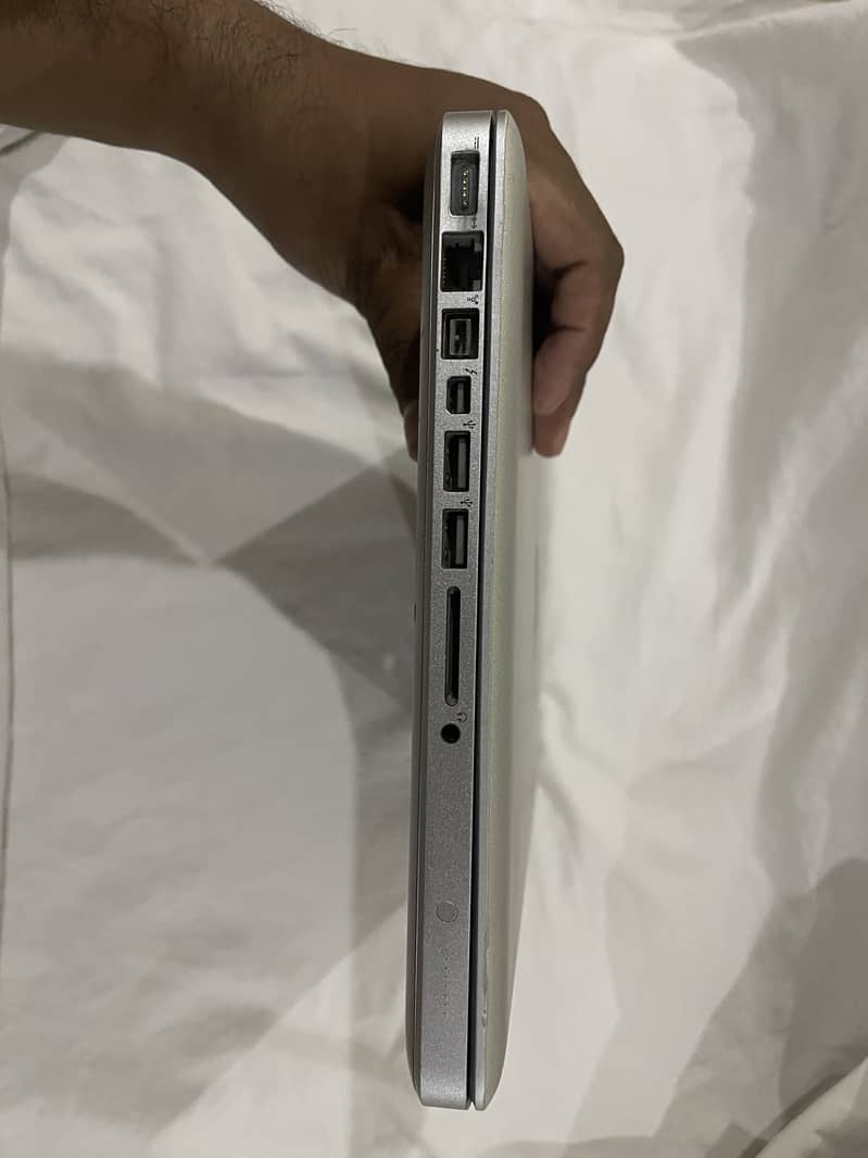 Macbook pro 2011 core i5 8