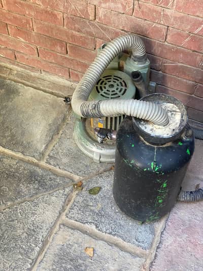 Dental suction machine