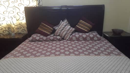 Sheesham Wood Bed Set with Dresser and Side Tables (Good Condition)