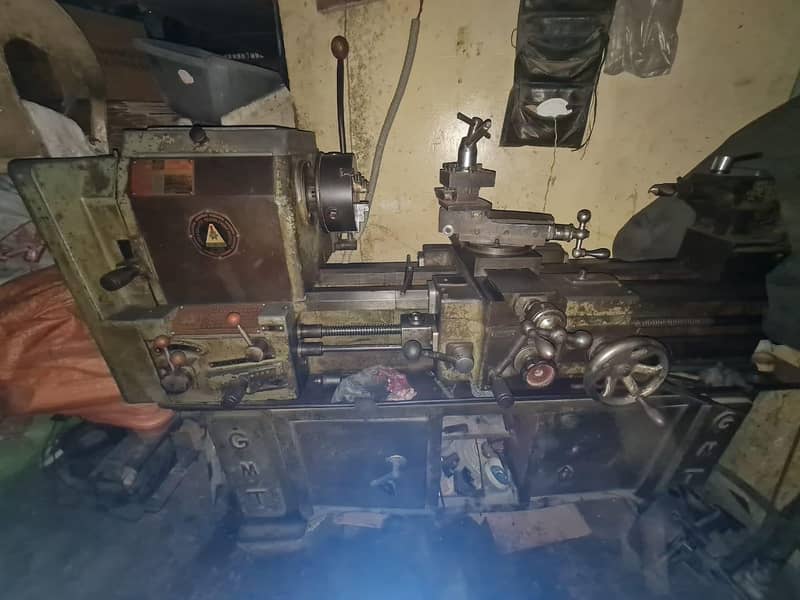 Lathe machine 0