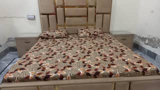 bedset&side tables without mattresse with dressing good condition