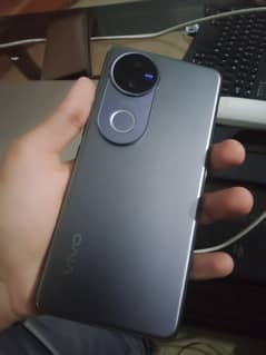 vivo v 50 12-512 gb