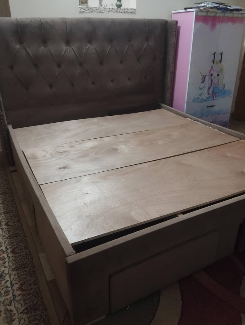 king size bed 1