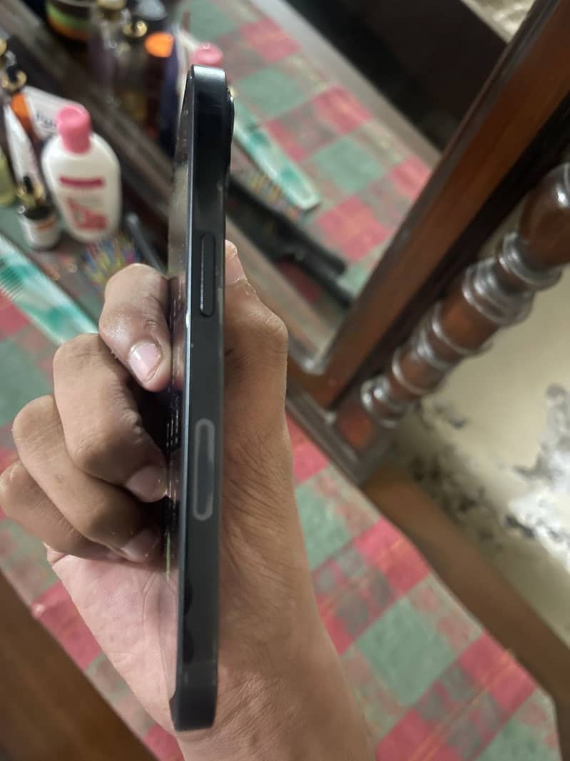 Apple iPhone 13 1