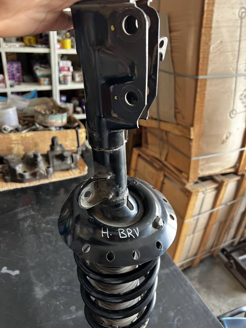 Honda brv shocks & front steering assembly 0