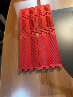 Foldable Off-Road Recovery Traction Boards – Heavy-Duty Tire Grip Trac