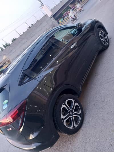 Honda Vezel Z Package Hybrid 2015 Model