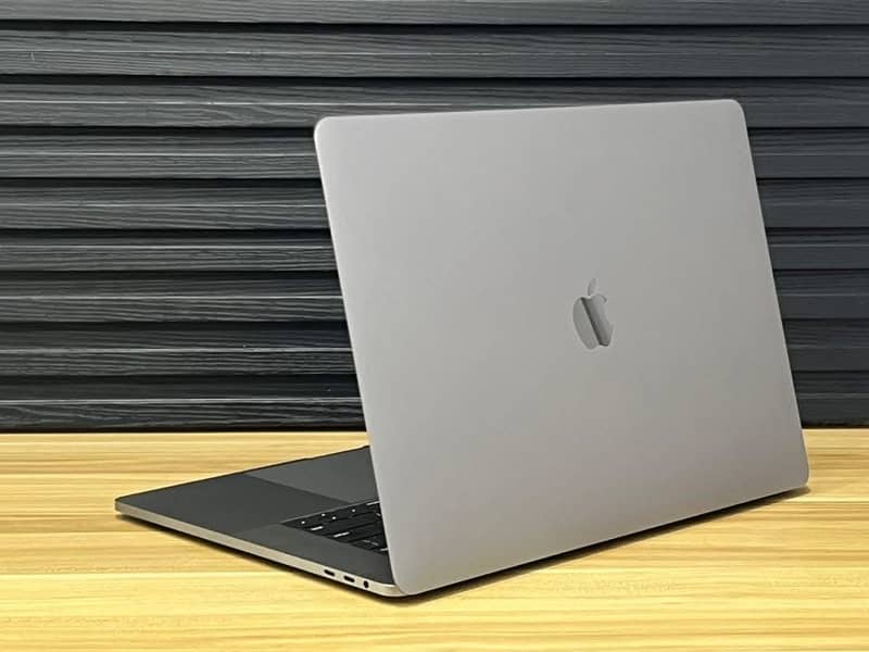 MAC PRO (2019) i9 (32/512gb) (4gb GPU) (MODEL A199O) - Laptops - 1095472672